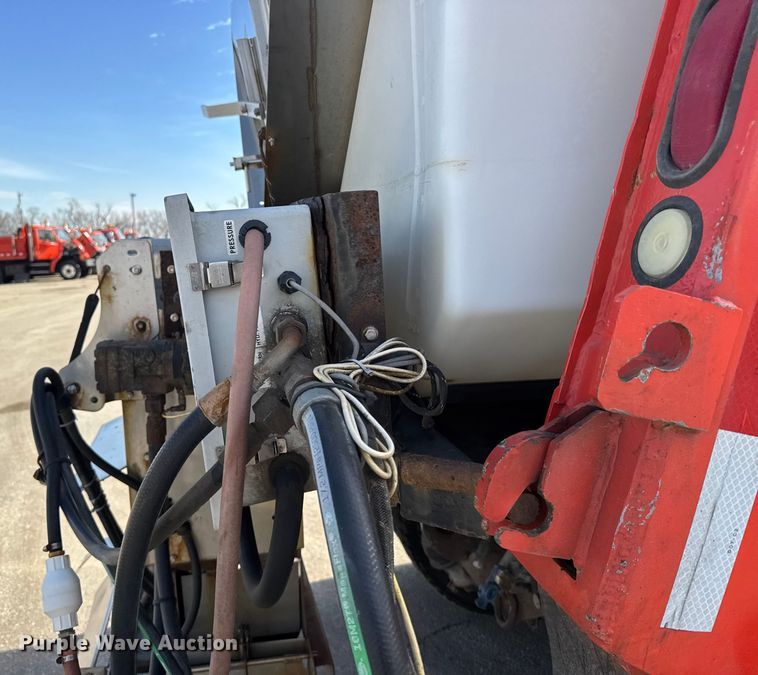 image for item FB0787 2007 International 7400 dump truck