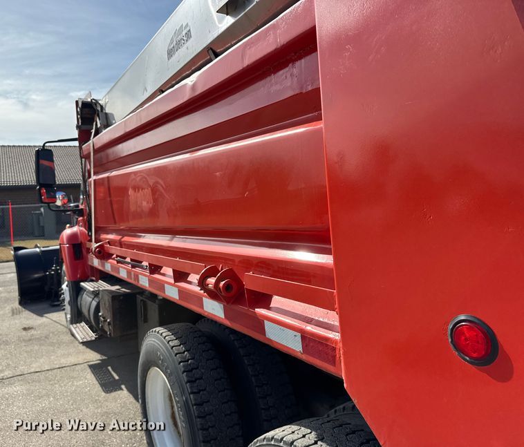 image for item FB0787 2007 International 7400 dump truck