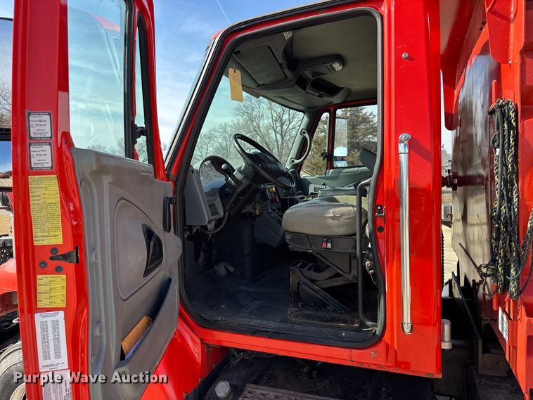 image for item FB0787 2007 International 7400 dump truck