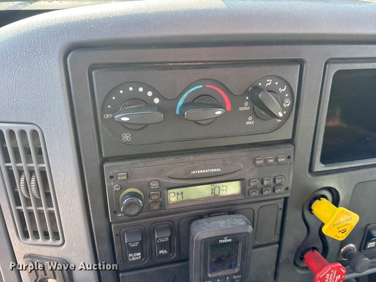 image for item FB0787 2007 International 7400 dump truck