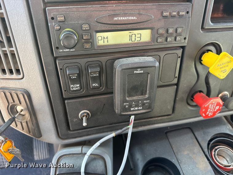 image for item FB0787 2007 International 7400 dump truck