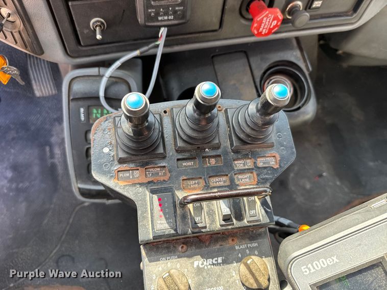 image for item FB0787 2007 International 7400 dump truck