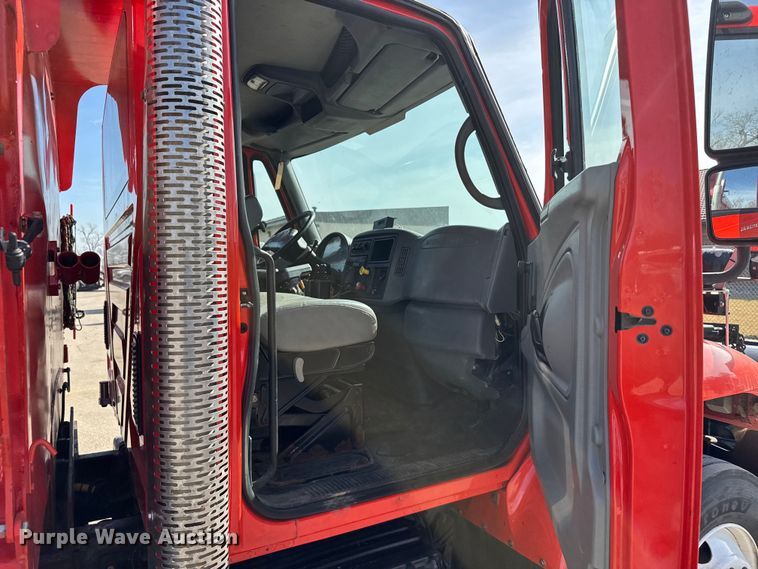 image for item FB0787 2007 International 7400 dump truck