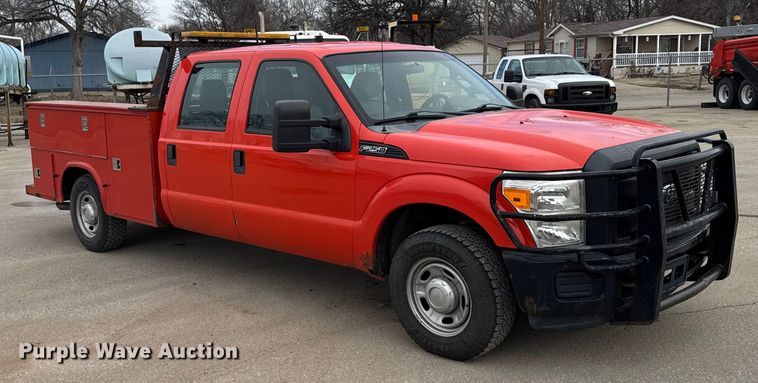 image for item FB0788 2011 Ford F250 Super Duty Crew Cab utility bed pickup truck