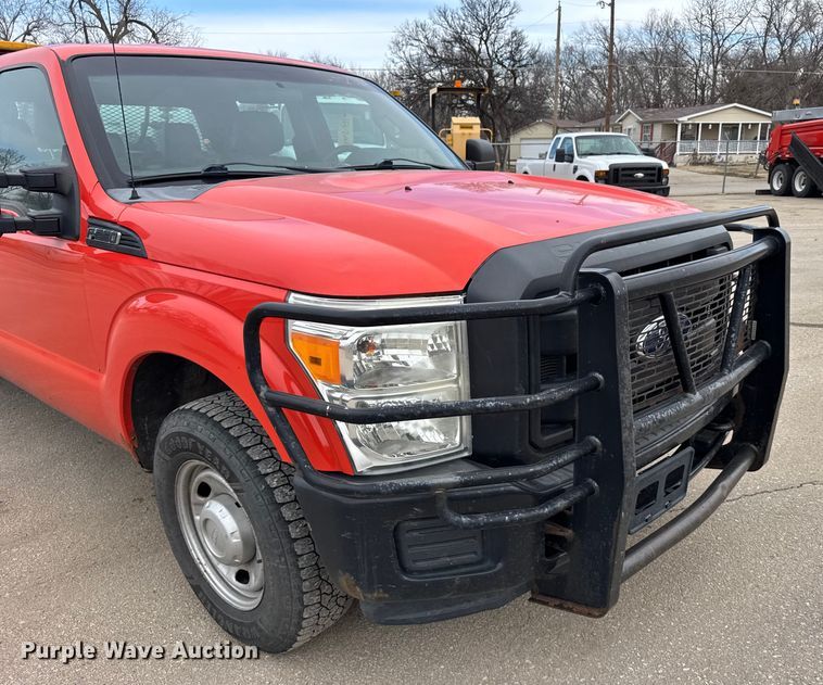 image for item FB0788 2011 Ford F250 Super Duty Crew Cab utility bed pickup truck