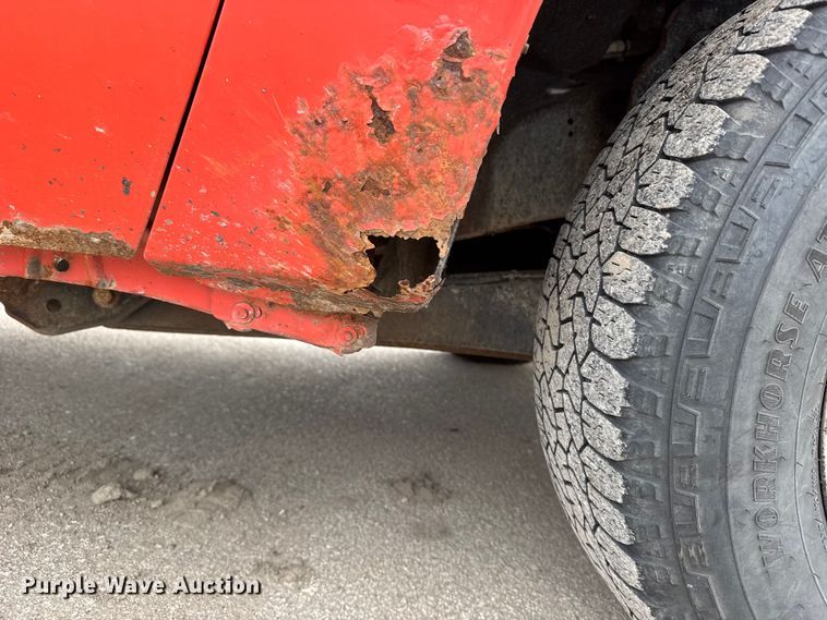 image for item FB0788 2011 Ford F250 Super Duty Crew Cab utility bed pickup truck