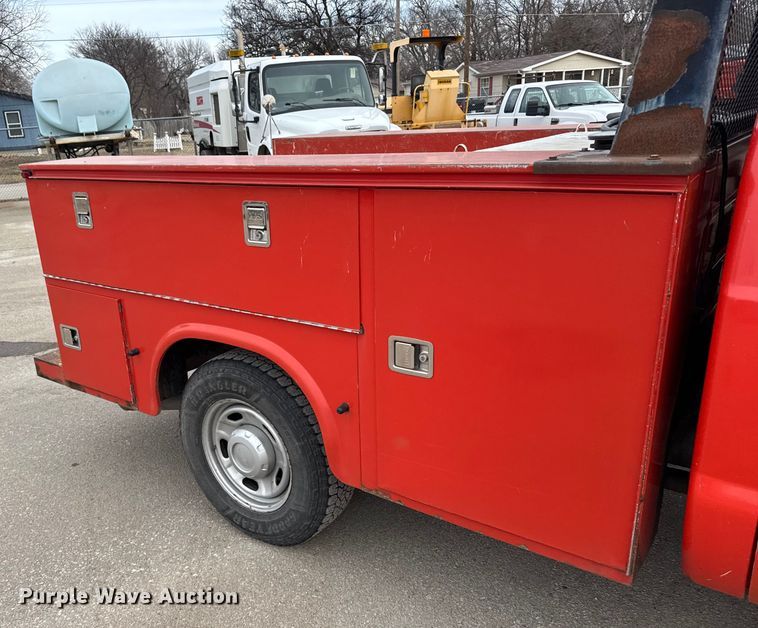 image for item FB0788 2011 Ford F250 Super Duty Crew Cab utility bed pickup truck