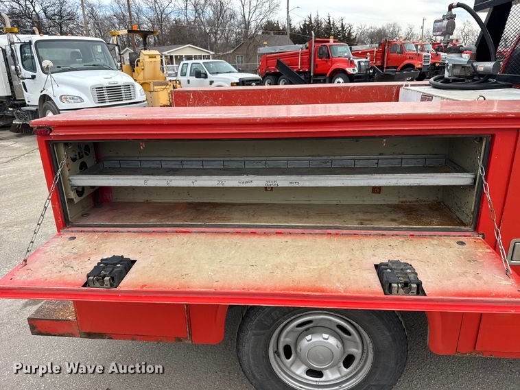 image for item FB0788 2011 Ford F250 Super Duty Crew Cab utility bed pickup truck