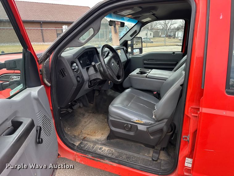 image for item FB0788 2011 Ford F250 Super Duty Crew Cab utility bed pickup truck