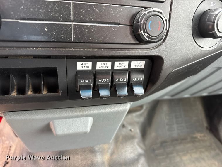 image for item FB0788 2011 Ford F250 Super Duty Crew Cab utility bed pickup truck