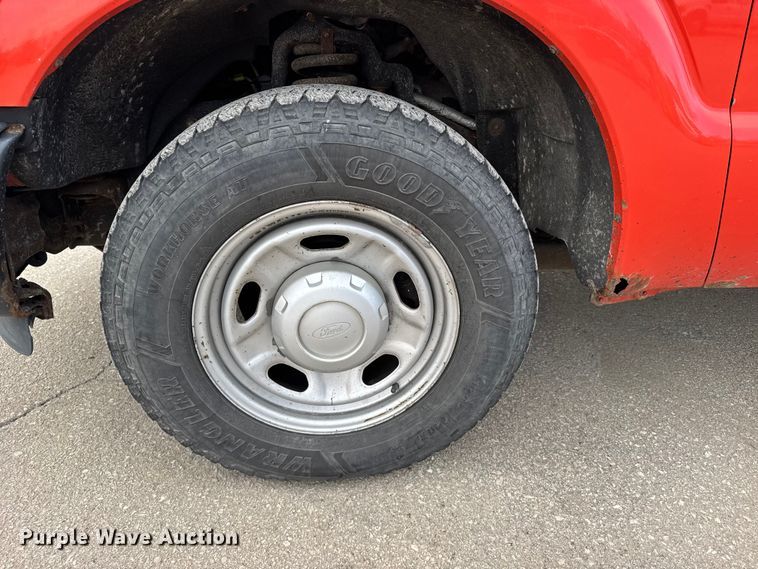 image for item FB0788 2011 Ford F250 Super Duty Crew Cab utility bed pickup truck