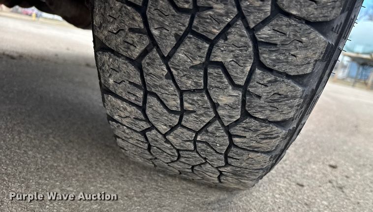 image for item FB0788 2011 Ford F250 Super Duty Crew Cab utility bed pickup truck