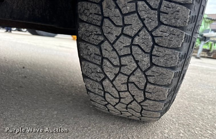 image for item FB0788 2011 Ford F250 Super Duty Crew Cab utility bed pickup truck