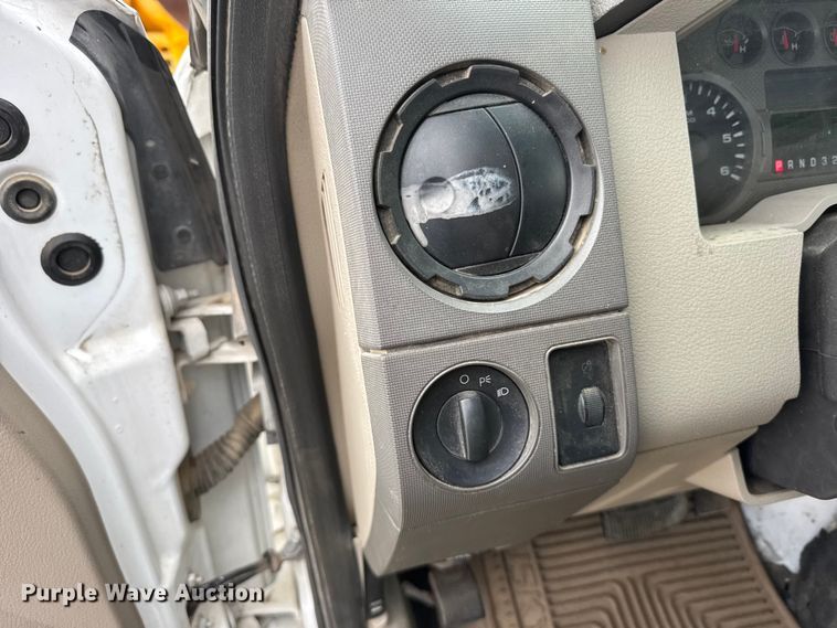 image for item FB0789 2008 Ford F250 Super Duty Ext. Cab pickup truck