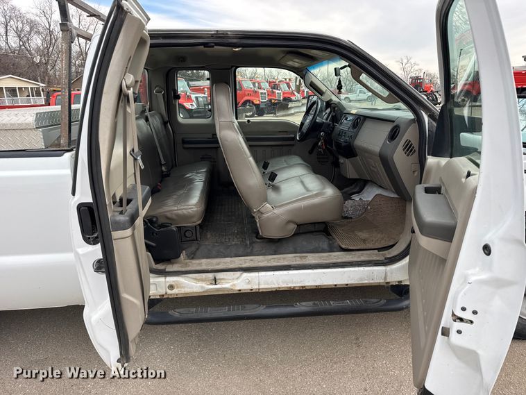 image for item FB0789 2008 Ford F250 Super Duty Ext. Cab pickup truck
