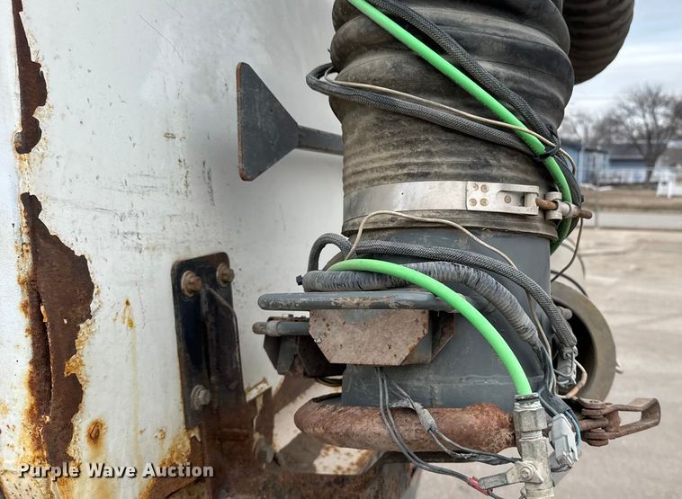 image for item FB0791 2010 Freightliner M2 street sweeper truck