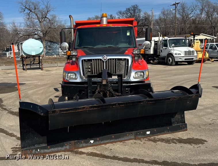 image for item FB0798 2007 International 7400 dump truck
