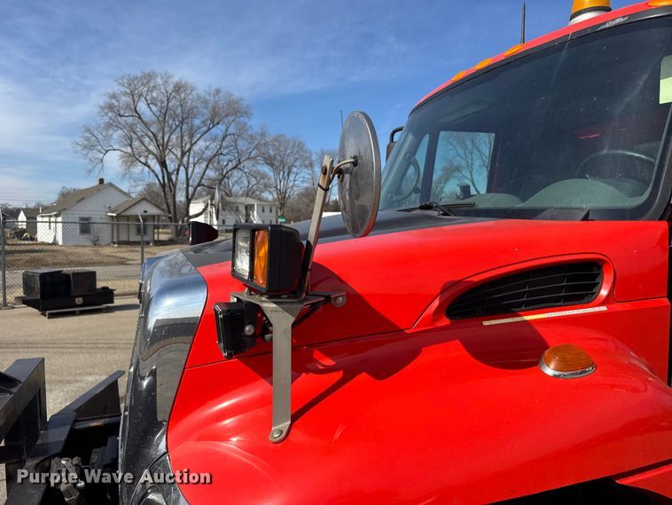 image for item FB0798 2007 International 7400 dump truck