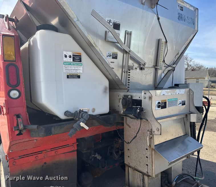 image for item FB0798 2007 International 7400 dump truck