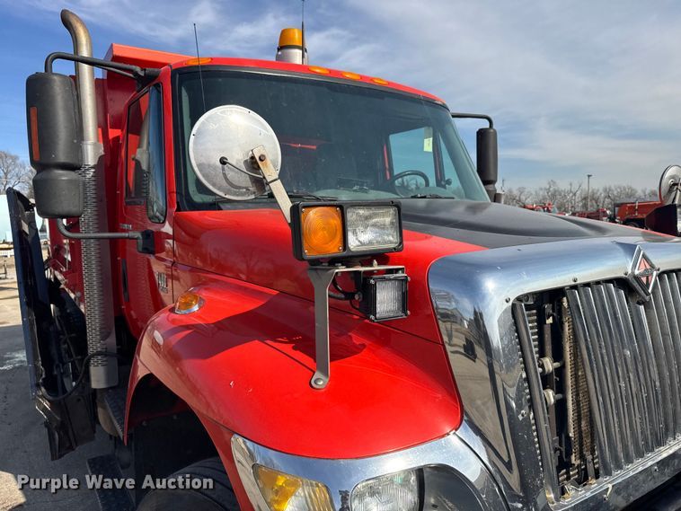 image for item FB0798 2007 International 7400 dump truck