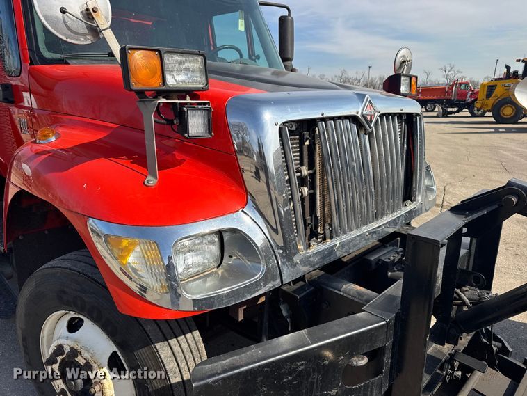 image for item FB0798 2007 International 7400 dump truck