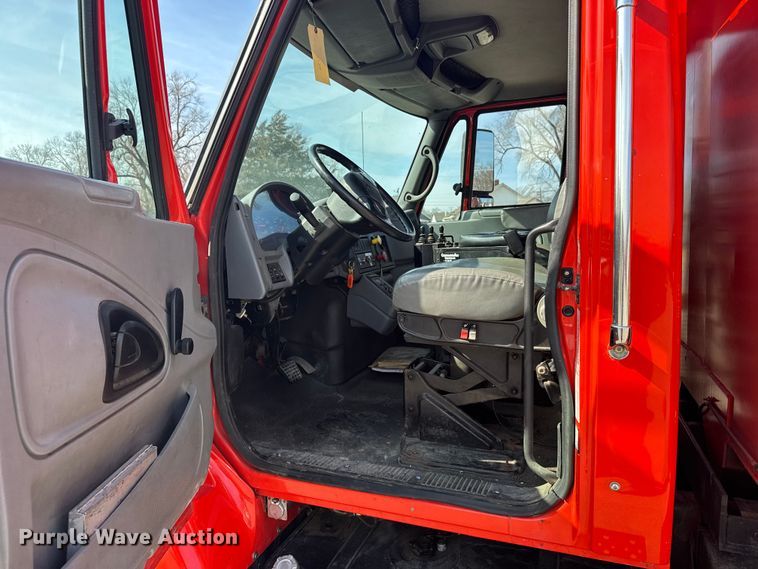 image for item FB0798 2007 International 7400 dump truck