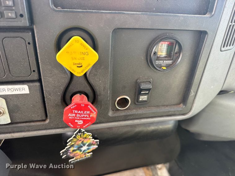 image for item FB0798 2007 International 7400 dump truck