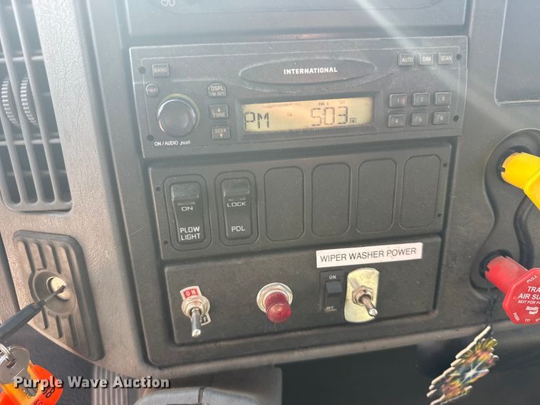 image for item FB0798 2007 International 7400 dump truck