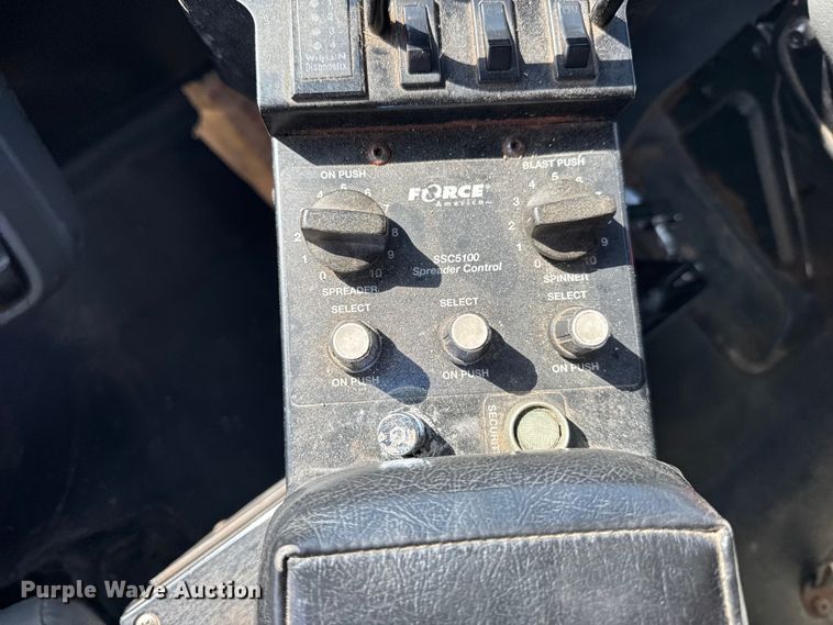 image for item FB0798 2007 International 7400 dump truck