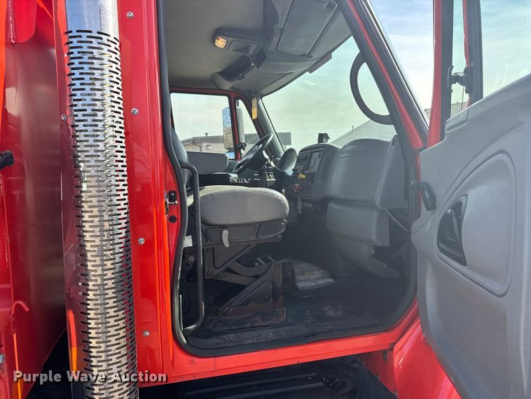 image for item FB0798 2007 International 7400 dump truck