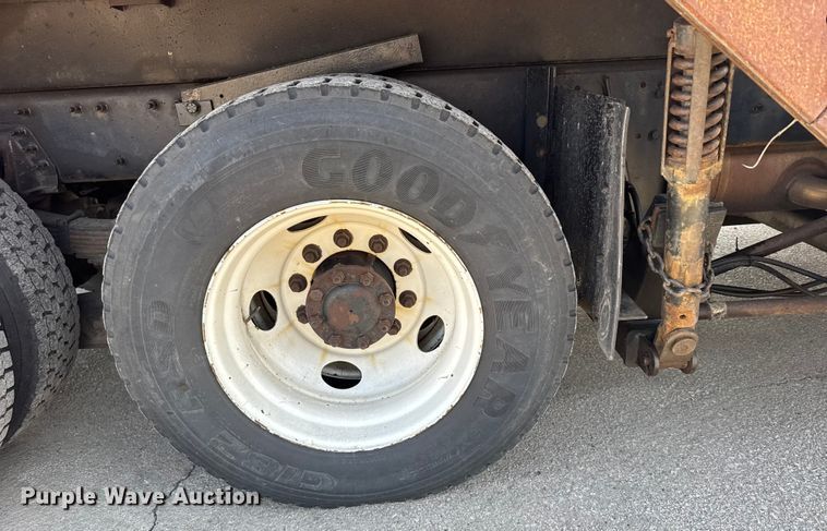 image for item FB0798 2007 International 7400 dump truck