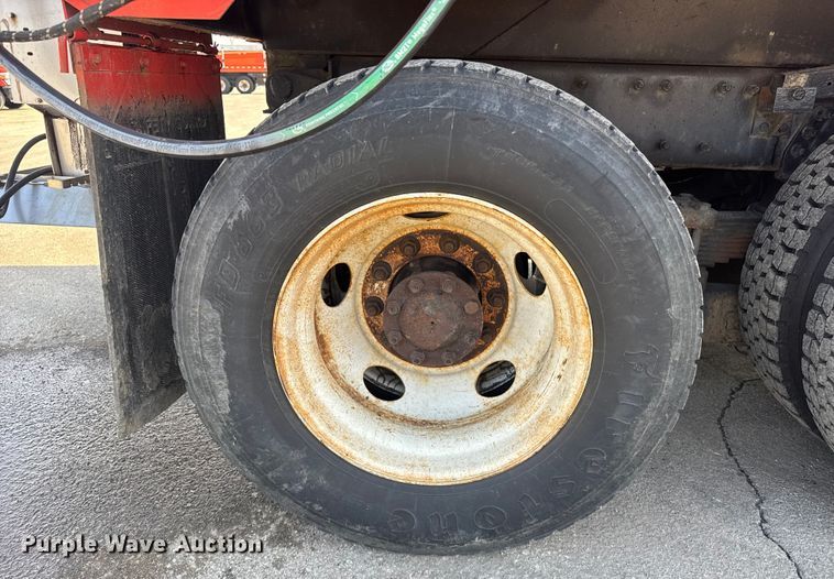 image for item FB0798 2007 International 7400 dump truck