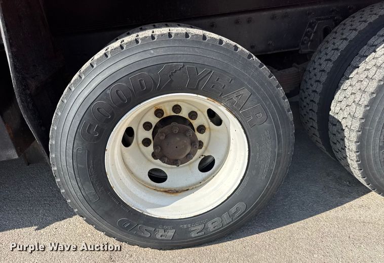 image for item FB0798 2007 International 7400 dump truck