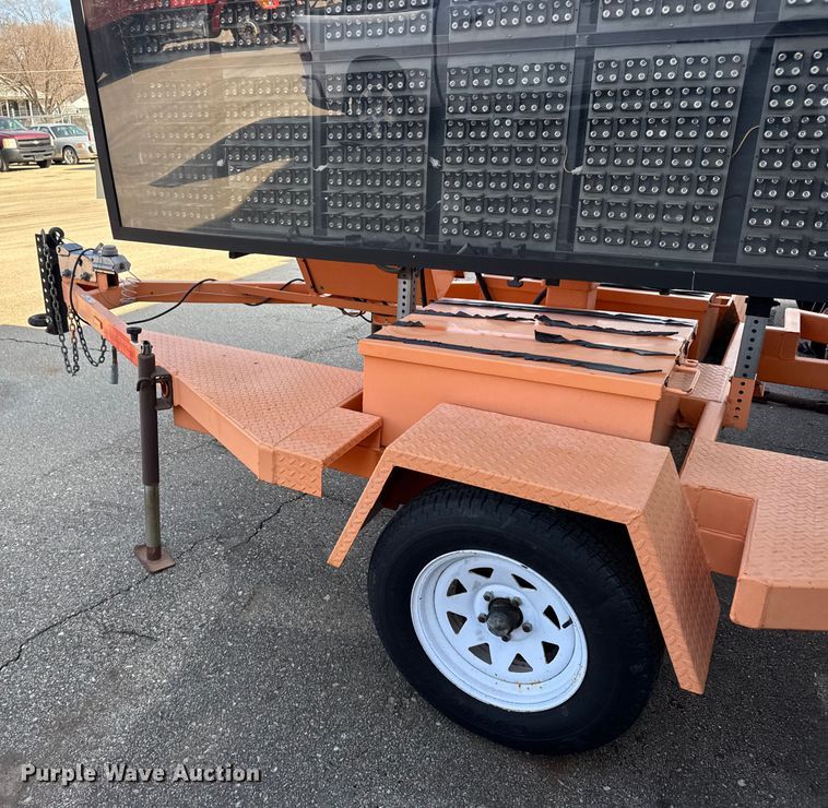 image for item FB0799 2007 Ver-Mac message board trailer