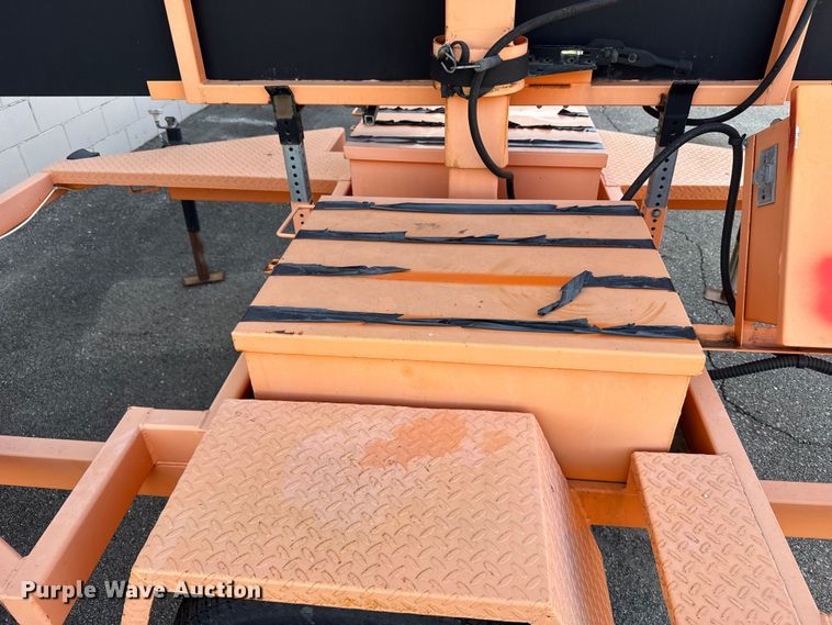 image for item FB0799 2007 Ver-Mac message board trailer