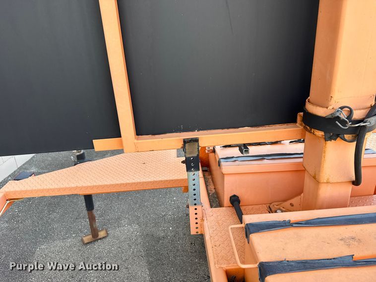 image for item FB0799 2007 Ver-Mac message board trailer