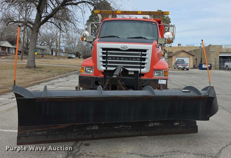 image for item FI0831 2005 Sterling LT7500 dump truck