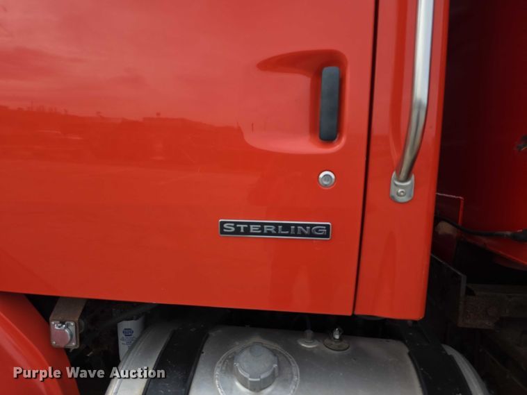 image for item FI0831 2005 Sterling LT7500 dump truck