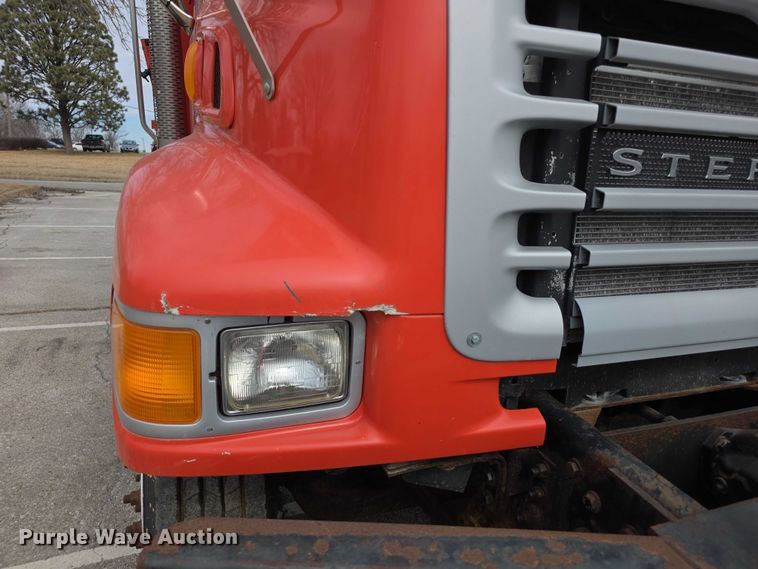 image for item FI0831 2005 Sterling LT7500 dump truck