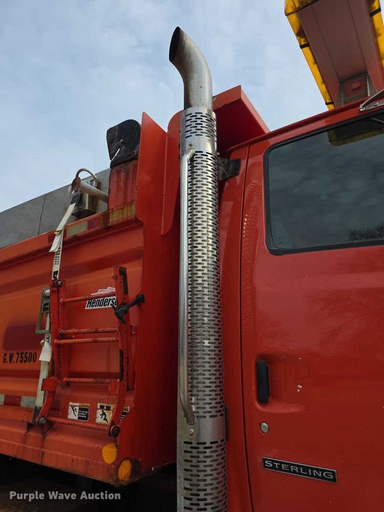 image for item FI0831 2005 Sterling LT7500 dump truck