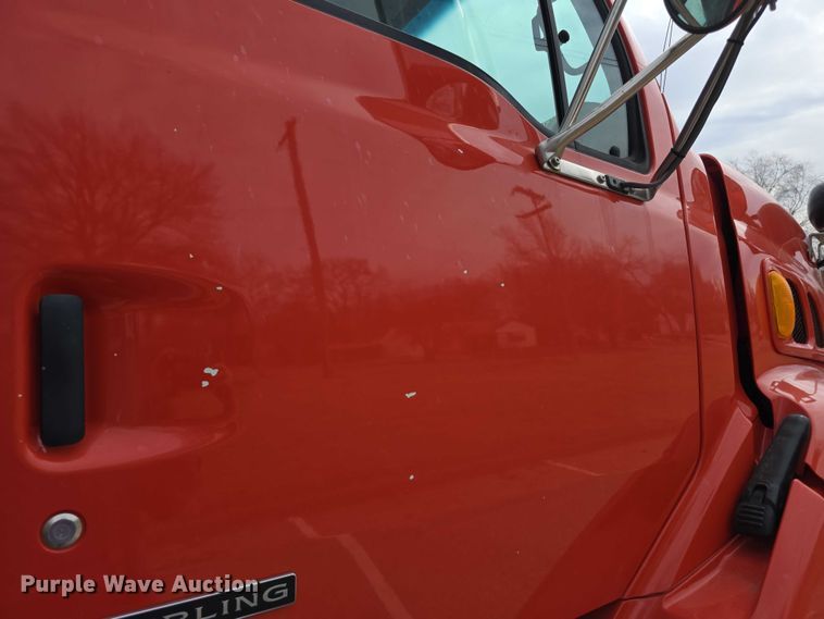 image for item FI0831 2005 Sterling LT7500 dump truck