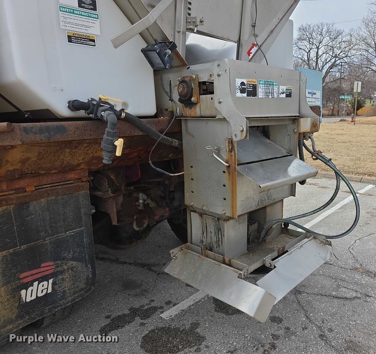 image for item FI0831 2005 Sterling LT7500 dump truck