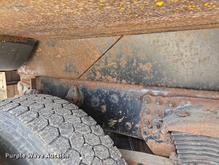 image for item FI0831 2005 Sterling LT7500 dump truck