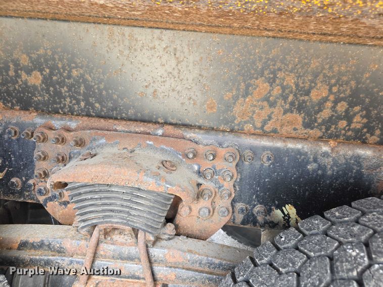 image for item FI0831 2005 Sterling LT7500 dump truck