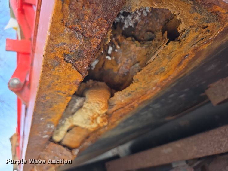 image for item FI0831 2005 Sterling LT7500 dump truck