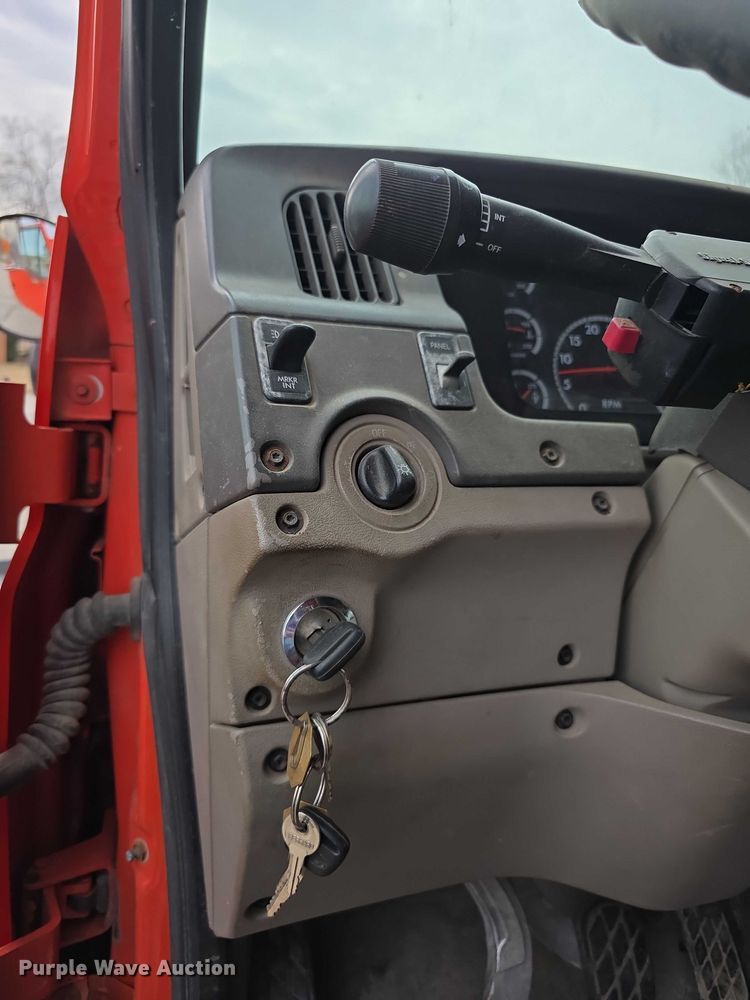 image for item FI0831 2005 Sterling LT7500 dump truck