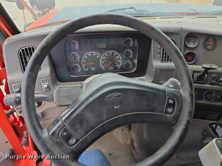 image for item FI0831 2005 Sterling LT7500 dump truck