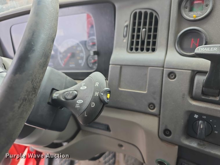 image for item FI0831 2005 Sterling LT7500 dump truck