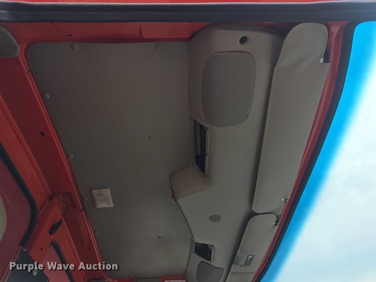 image for item FI0831 2005 Sterling LT7500 dump truck