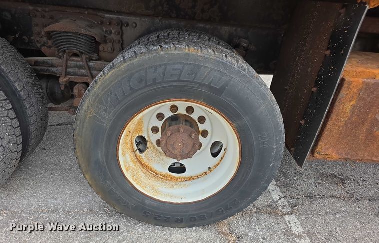 image for item FI0831 2005 Sterling LT7500 dump truck